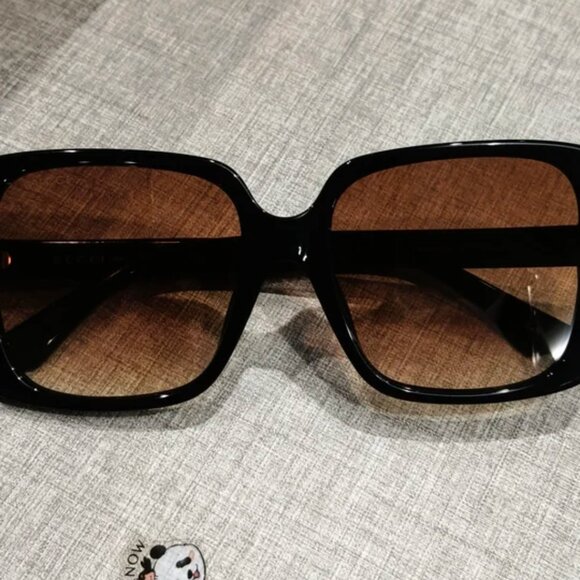 Gucci Oversized Square Sunglasses - Picture 1 of 6